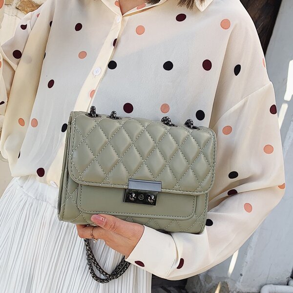 

Quilted Flap Chain Square Bag, Army green