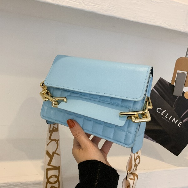 

Textured Chain Decor Square Bag, Blue