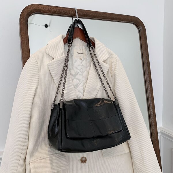 

Minimalist Chain Shoulder Tote Bag, Black
