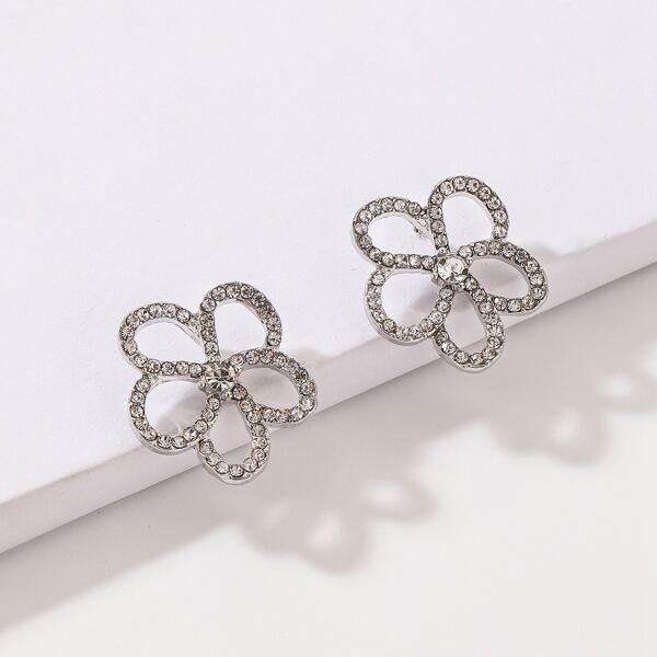 

Rhinestone Flower Design Earrings, Silver