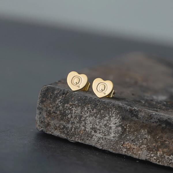 

Letter Graphic Heart Decor Stud Earrings, Gold