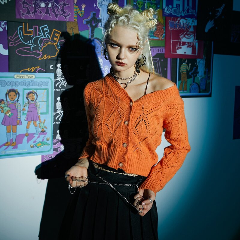 

Solid Button Front Crop Cardigan, Orange