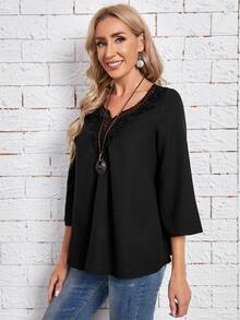 EMERY ROSE 蕾絲拼接荷葉袖襯衫 - 黑色 - 查看 4