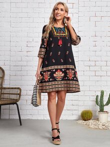 EMERY ROSE Floral Tassel Tie Neck Tunic Dress - الأسود - مشاهدة 4