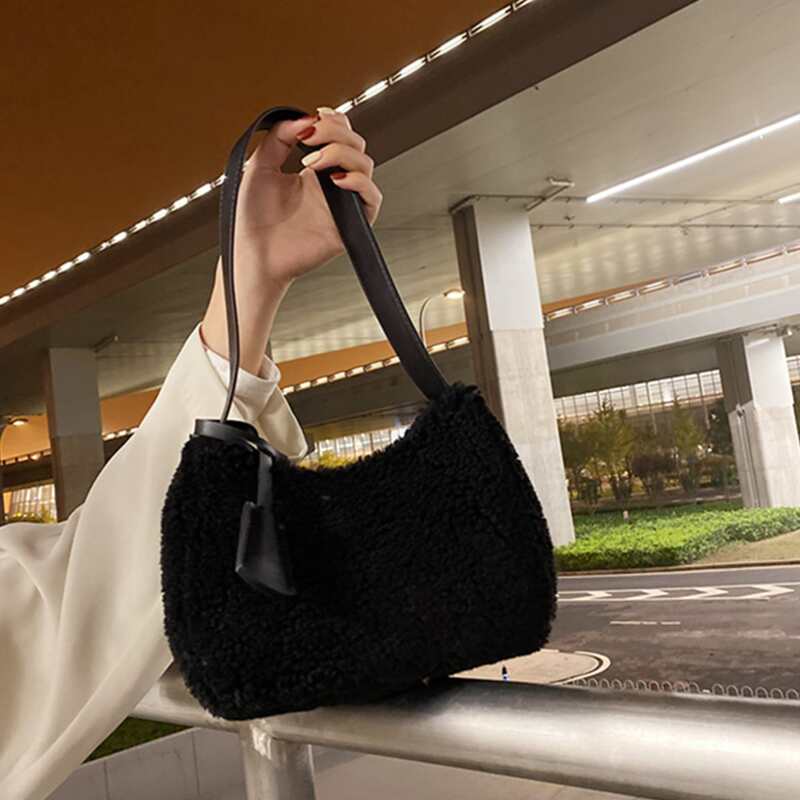 

Minimalist Shoulder Bag, Black