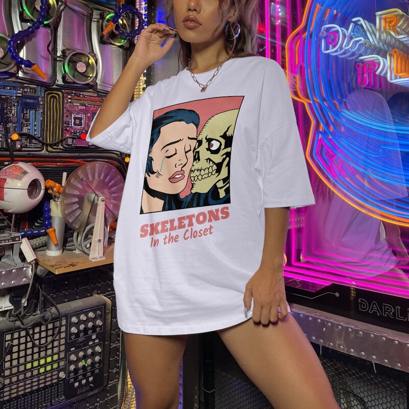 

Letter Skull & Figure Graphic Oversized Tee, White
