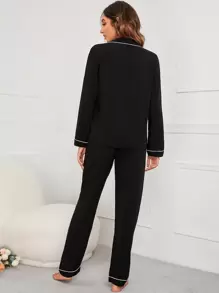 LuxeNights Conjunto de pijama con bolsillo con parche bordado de letra, ribete de contraste, ropa de otoño - Negro - Ver 2