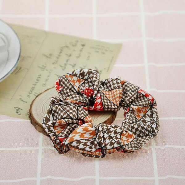 

Houndstooth Print Scrunchie, Multicolor
