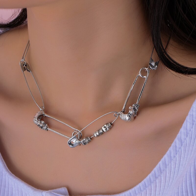 

Skull Decor Necklace, Silver