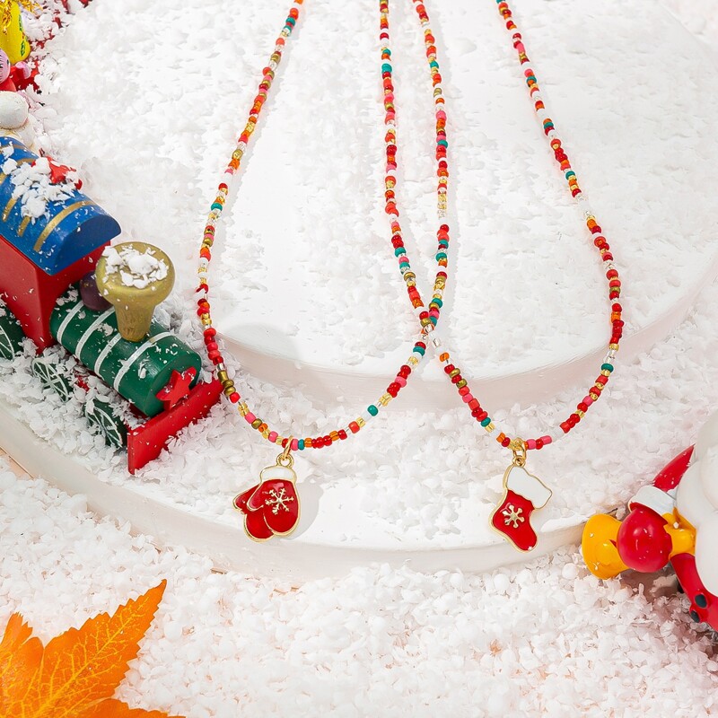 

2pcs Christmas Gloves Pendant Beaded Necklace, Multicolor