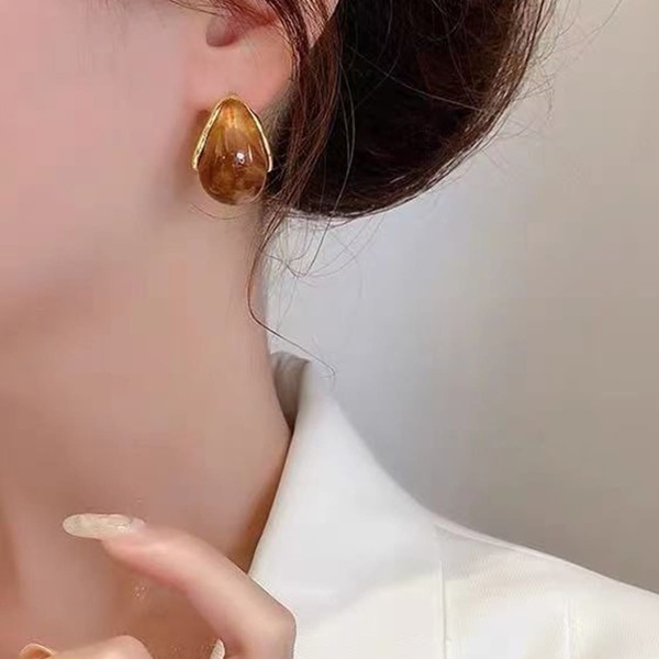 

Water-drop Stud Earrings, Brown