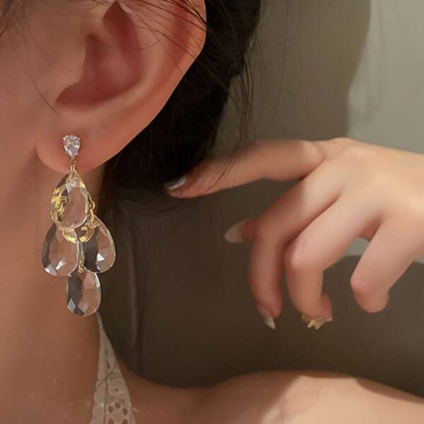 

Clear Water-drop Earrings