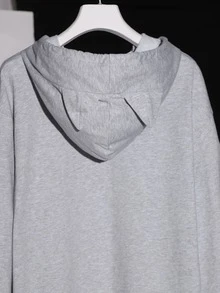 Rili Capucha con estampado de dibujos animados con bolsillo de canguro de hombros caídos con cordón - Gris Claro - Ver 3