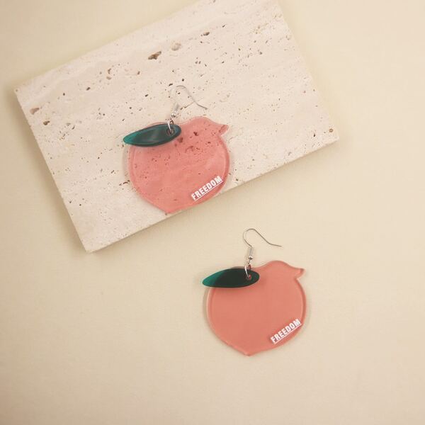 

Peach Design Drop Earrings, Pink