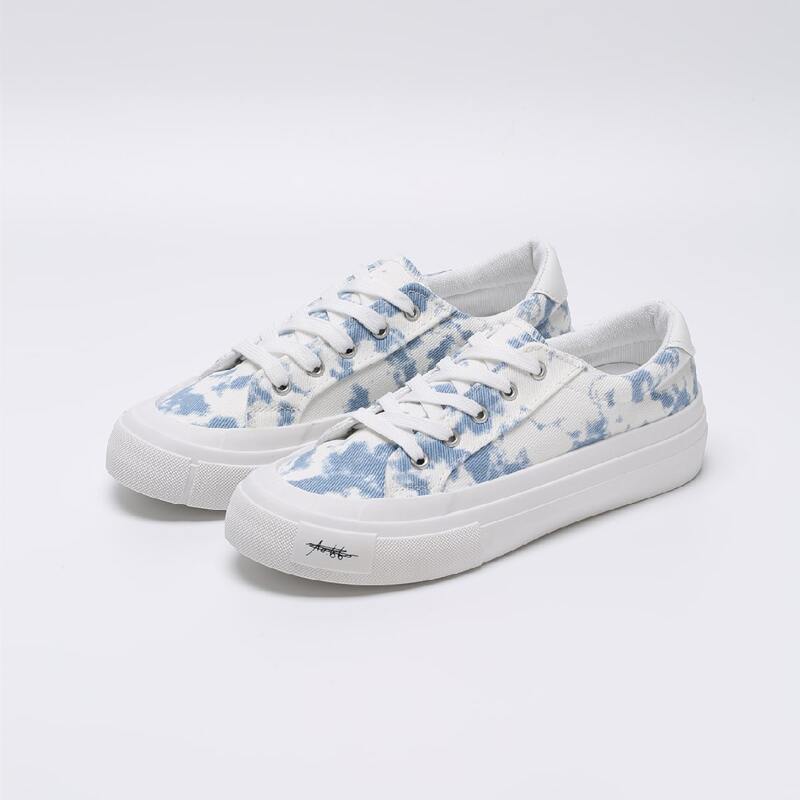 

Tie Dye Canvas Shoes, Blue and white