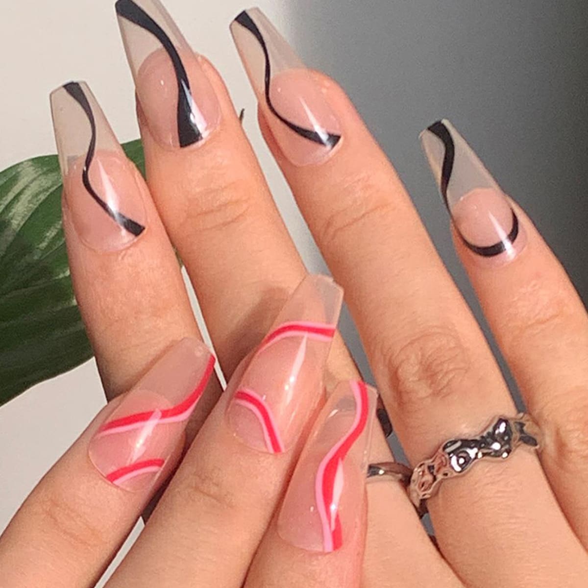 

24pcs Line Art Fake Nail, Black