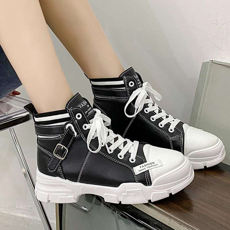 

Buckle Decor Lace Up Front Shoes, Black