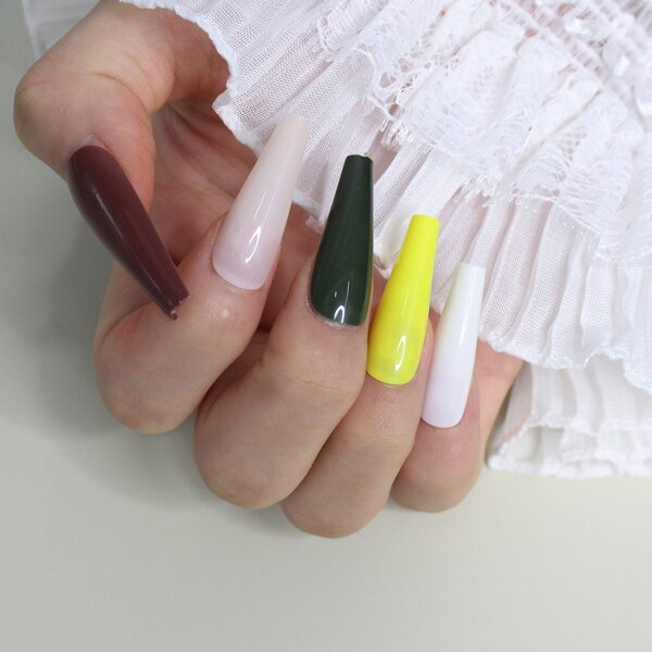 

100pcs Random Color Fake Nail, Multicolor