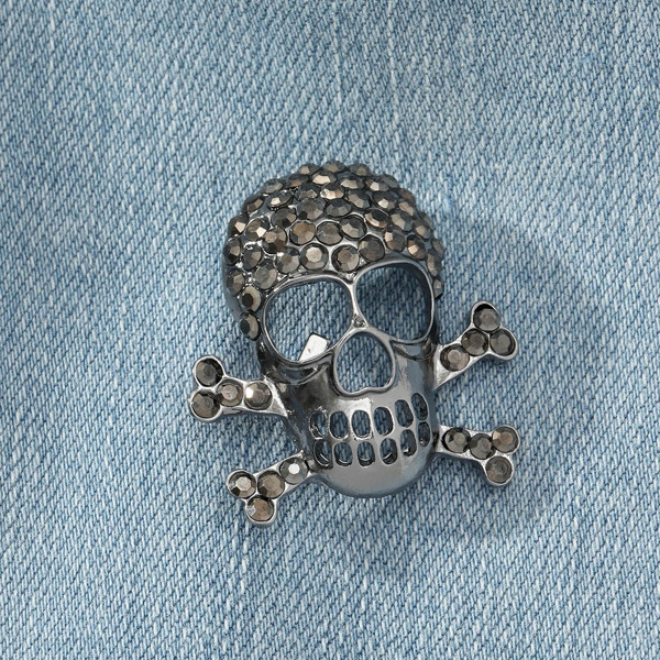 

Rhinestone Decor Skull Design Brooch, Black