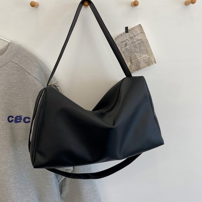 

Minimalist Shoulder Bag, Black
