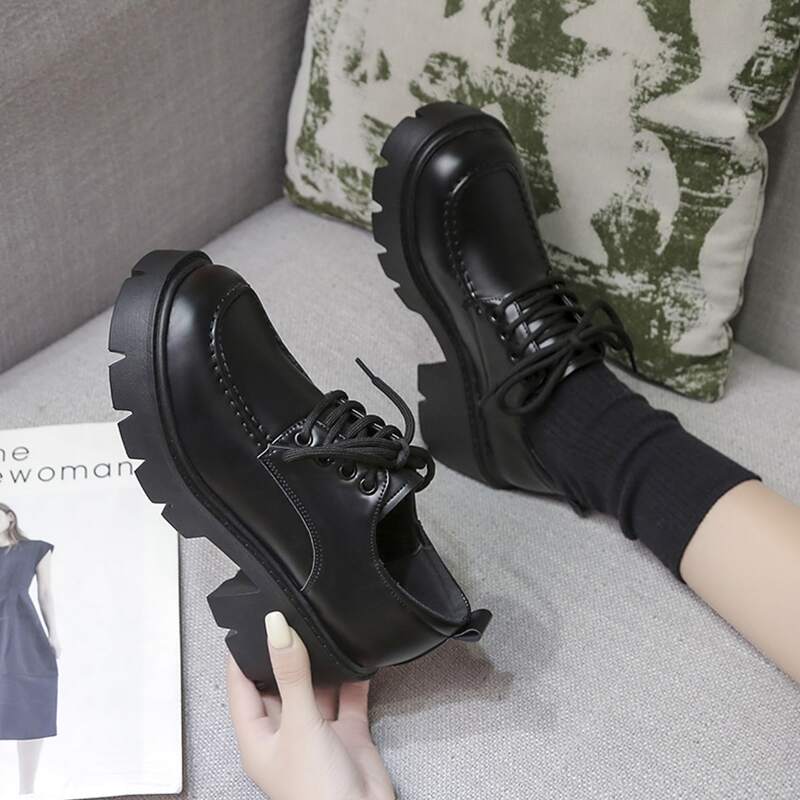 

Minimalist Oxford Pumps, Black