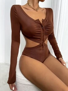 Body fruncido con abertura con botón - Café integral - Ver 5