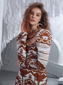 SHEIN VCAY 圖案印花方領羊腿袖上衣