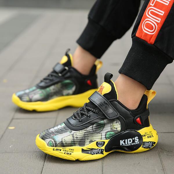 

Boys Letter & Chinese Graphic Sneakers, Multicolor