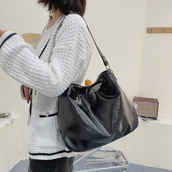 

Minimalist Baguette Bag, Black