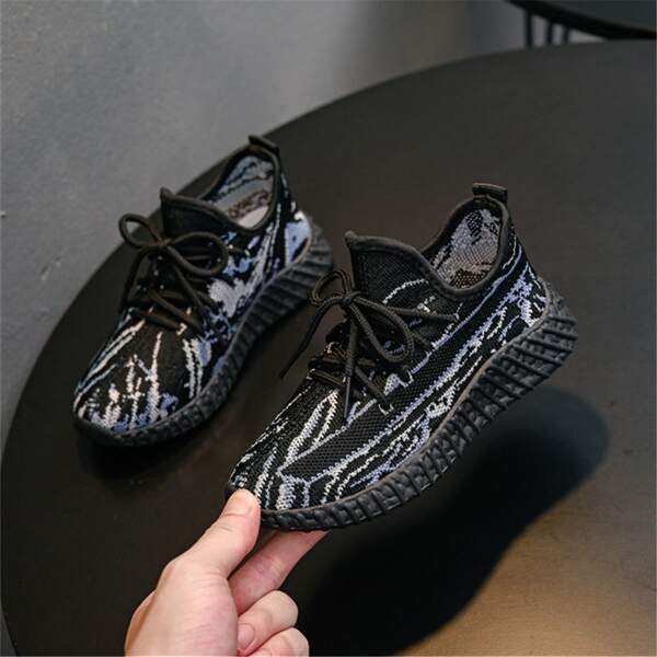 

Boys Colorblock Lace Up Front Sneakers, Black