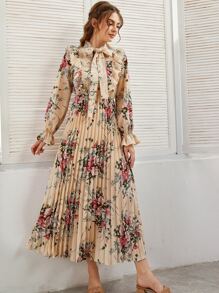 Modelyn Đầm Xếp li Hoa Thanh lịch - Màu be - Xem 3