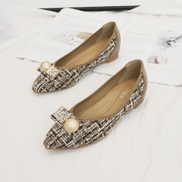 

Faux Pearl Decor Knit Detail Loafers, Brown