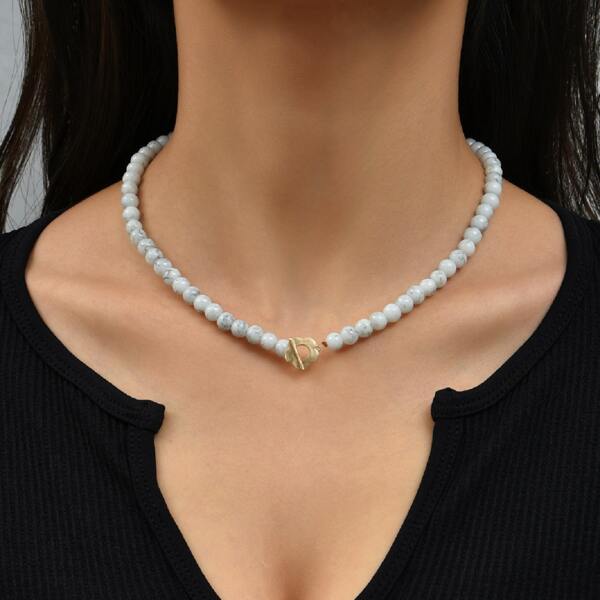 

Flower Detail Beaded Necklace, White