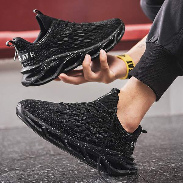 

Men Fish Scale Lace Up Decor Chunky Sneakers, Black