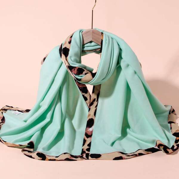 

Graphic Print Scarf, Green