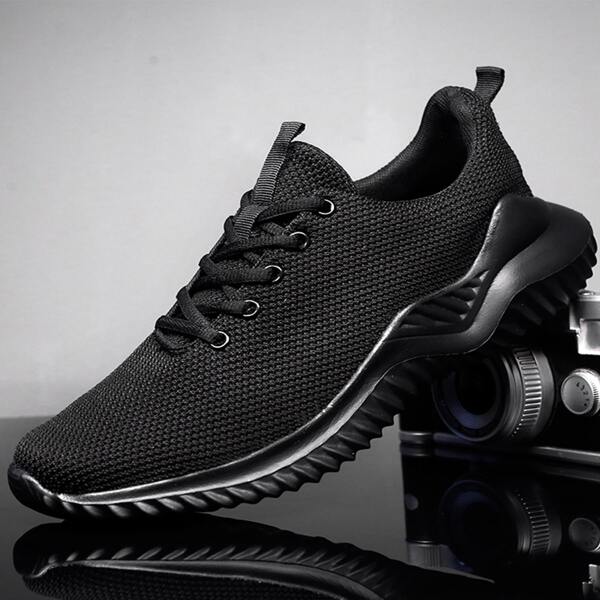 

Men Minimalist Lace Up Front Sneakers, Black