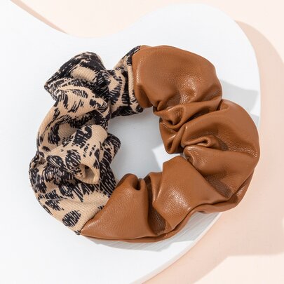 1pc Graphic Scrunchie