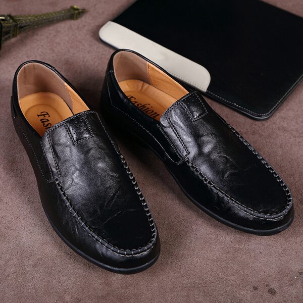 

Men Minimalist Stitch Trim Loafers, Black