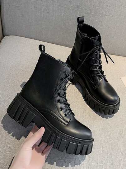 Fall/Winter 2025 Black Round Toe Short Ankle Boots For Women, Side Zipper Thick Sole, Fashion Elevated, Versatile, Soft Leather, Lace-Up, Outdoor Anti-Slip, Casual Classic, Plus Size Motorcycle Boots