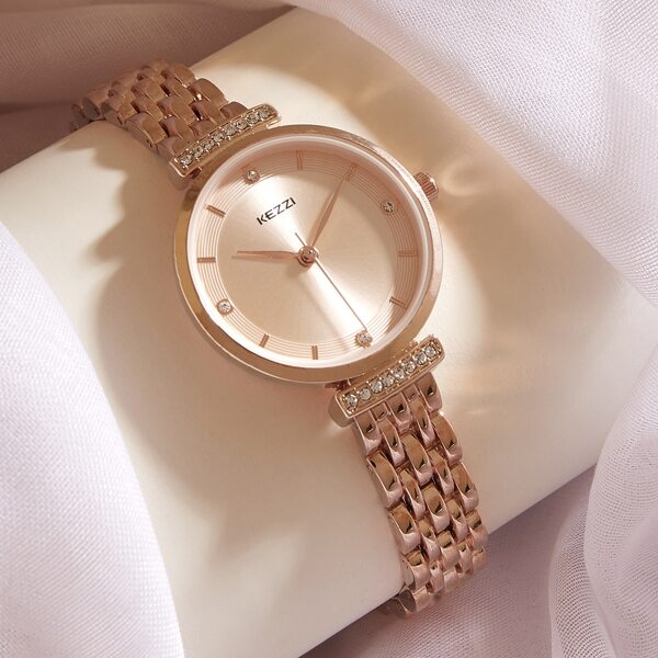 

Rhinestone Decor Round Pointer Quartz Watch