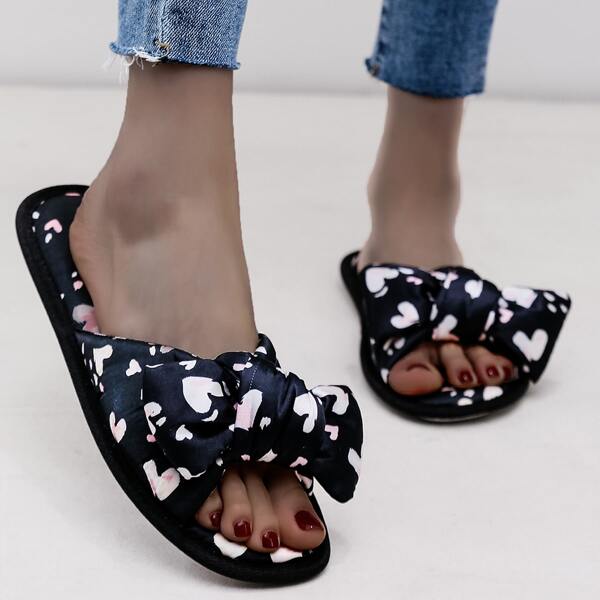 

Heart Pattern Bow Decor Novelty Slippers, Multicolor