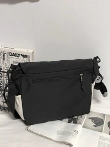 Túi đeo vai đa năng cho học sinh trung học phổ thông Túi đeo vai thường ngày Túi đeo chéo nam có huy hiệu trang trí, Túi xách đi học để du lịch, đại học, ngoài trời, thể thao, đi làm Túi đeo chéo Túi vuông cho ngày lễ Quà tặng mùa hè cho nam Túi đại học Quà tặng Ngày của cha cho bố Túi đựng sách Túi đi học ký túc xá đa năng đi làm tối giản Halloween Giáng sinh Túi nam Túi học sinh Túi đựng sách Quà tặng Scream cho nam Túi đeo chéo cho kỳ nghỉ lễ Tạ ơn mùa thu - Đen và trắng - Xem 4