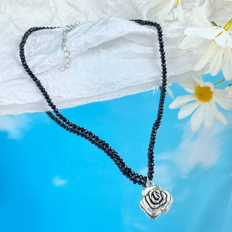 

Floral Pendant Beaded Necklace, Black