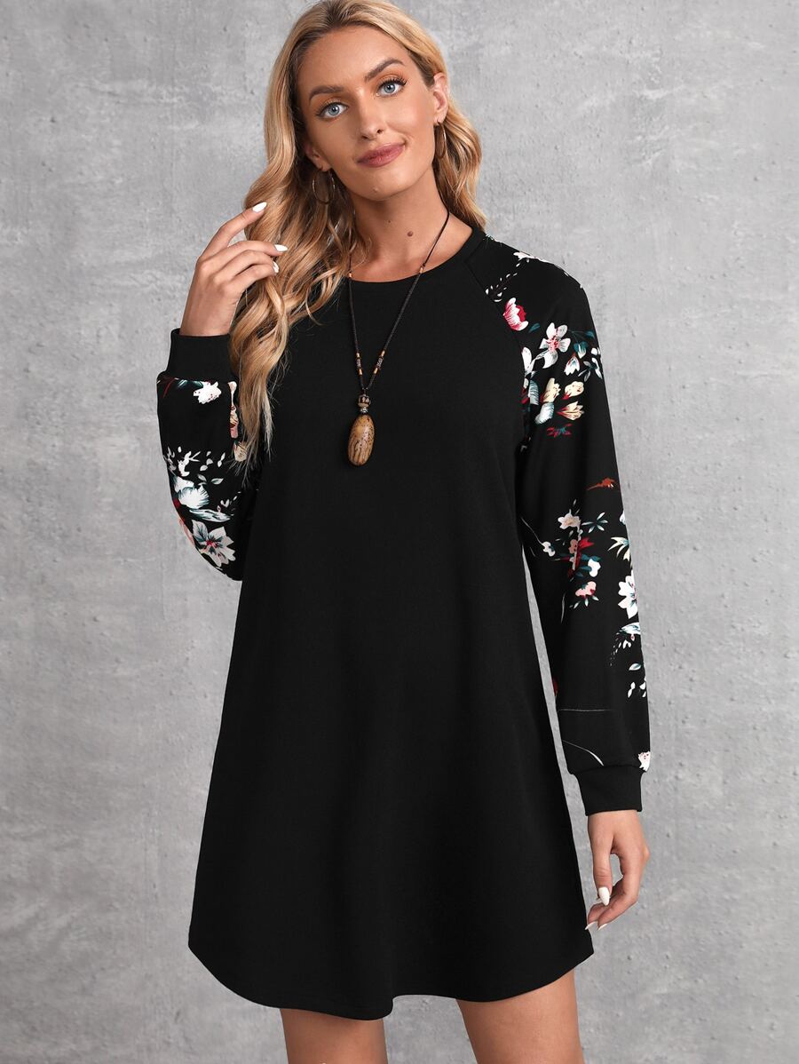 EMERY ROSE Vestido con estampado floral de manga raglán - Negro - Ver 1