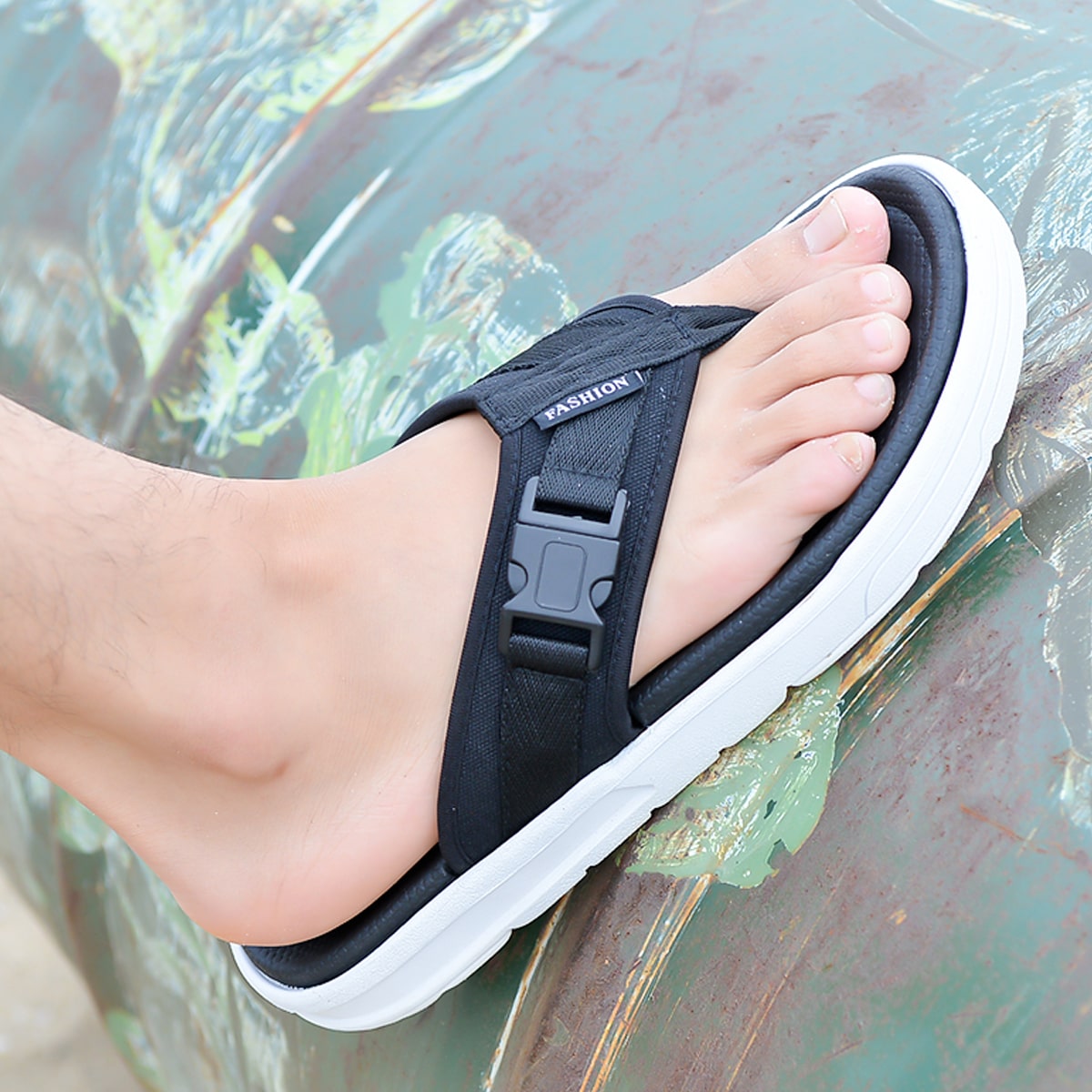 Мужские вьетнамки с пуговицами