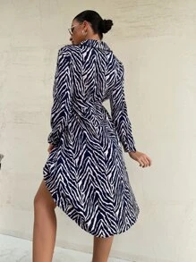 Aveloria 滿版印花腰帶襯衫連衣裙