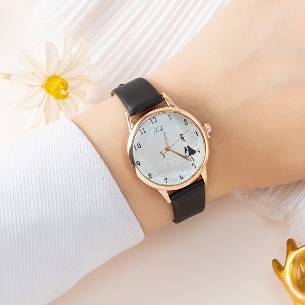 

Round Pointer Quartz Watch