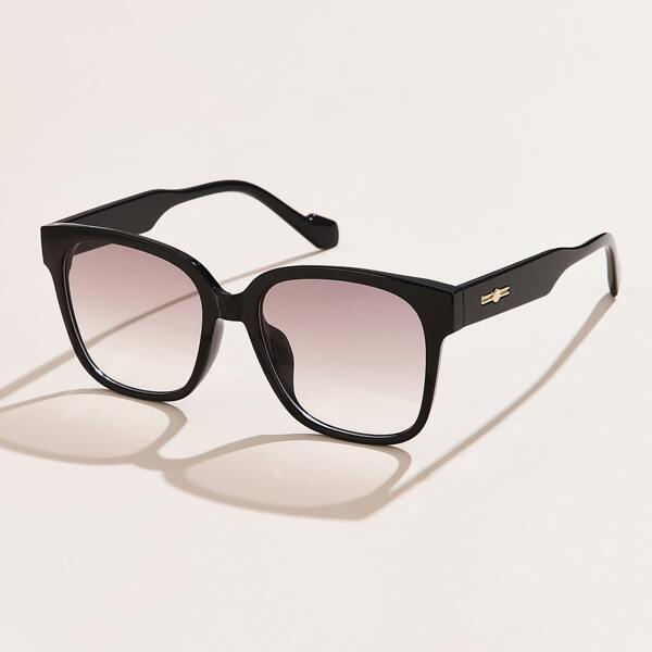 

Square Frame Sunglasses