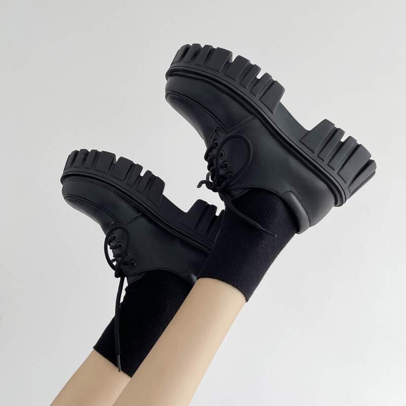 

Lace Up Front Platform Oxfords, Black