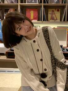 小絨球細節麻花編織開襟衫 - 杏色 - 查看 3